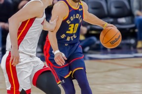 九游-包含库里连续三场比赛得分超过惊险取胜，瑞士队挑战极限！的词条